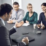 WEB会議にてエコーが起こる場合の原因と対処法について