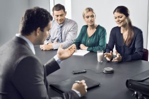 WEB会議にてエコーが起こる場合の原因と対処法について