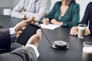 電話会議に必要となる機器・機材とは？