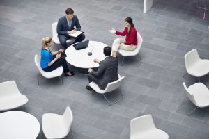 WEB会議時に発生するハウリング防止対策について