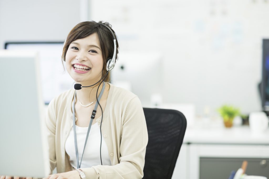 Skypeでの使用に最適なヘッドセットの選び方。両耳と片耳どっちを選ぶ？