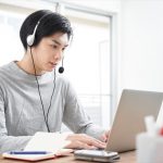 テレワーク中の会議にヘッドセットは必要？ヘッドセットを利用するメリット