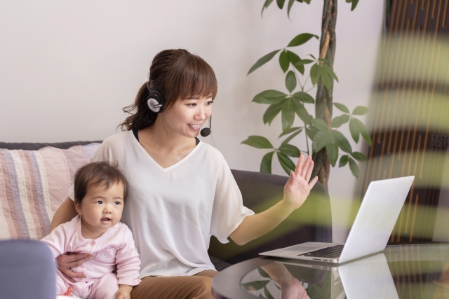 テレワークでは無線ヘッドセットを使うべき？ワイヤレスのメリットとデメリット